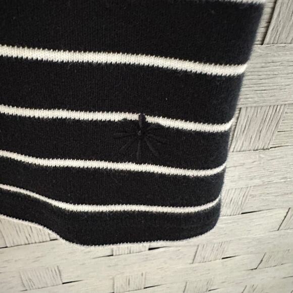 Isaac Mizrahi women’s T-shirt black white nautical striped feminine cozycore - Picture 4 of 10